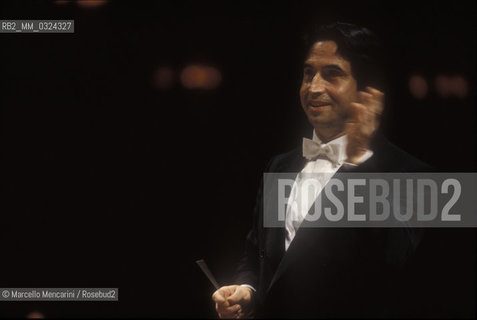 Venice, 1995. Conductor Riccardo Muti performing at La Fenice Theater / Venezia, 1995. Il direttore dorchestra Riccardo Muti durante un concerto al Teatro La Fenice - ©Marcello Mencarini/Rosebud2