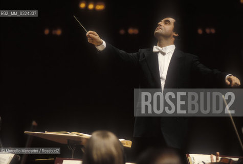 Venice, 1995. Conductor Riccardo Muti performing at La Fenice Theater / Venezia, 1995. Il direttore dorchestra Riccardo Muti durante un concerto al Teatro La Fenice - ©Marcello Mencarini/Rosebud2