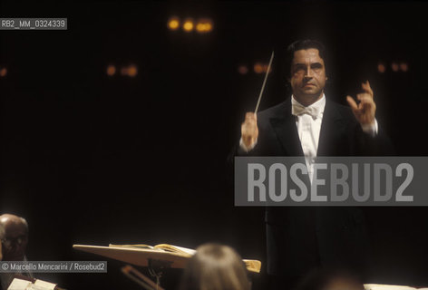 Venice, 1995. Conductor Riccardo Muti performing at La Fenice Theater / Venezia, 1995. Il direttore dorchestra Riccardo Muti durante un concerto al Teatro La Fenice - ©Marcello Mencarini/Rosebud2