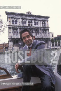 Venice, 1995. Conductor Riccardo Muti in front of Palazzo Vendramin Calergi, where Richard Wagner died in 1883 / Venezia, 1995. Il direttore dorchestra Riccardo Muti davanti a Palazzo Vendramin Calergi, dove Richard Wagner morì nel 1883 - ©Marcello Mencarini/Rosebud2