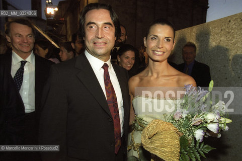 Spoleto (Perugia), Festival of Two Worlds 2000. Francis Menotti, music conductor Riccardo Muti and his daughter, actress Chiara Muti, after her performance as narrator in Joan of Arc at the Stake by Arthur Honeger / Spoleto (Perugia). Festival dei due mondi 2000. Francis Menotti, il direttore dorchestra Riccardo Muti e sua figlia, lattrice Chiara Muti, dopo lesibizione di questultima come voce recitante in Giovanna DArco al rogo di Arthur Honeger - ©Marcello Mencarini/Rosebud2