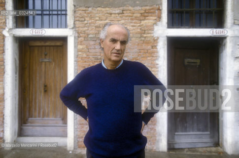 Venice, 1988. Italian composer Luigi Nono in front of his house / Venezia, 1988. Il compositore Luigi Nono di fronte alla sua casa - ©Marcello Mencarini/Rosebud2