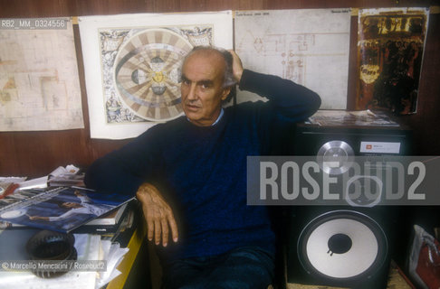 Venice, 1988. Italian composer Luigi Nono in his house / Venezia, 1988. Il compositore Luigi Nono nella sua casa - ©Marcello Mencarini/Rosebud2