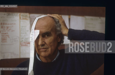 Venice, 1988. Italian composer Luigi Nono in his house / Venezia, 1988. Il compositore Luigi Nono nella sua casa - ©Marcello Mencarini/Rosebud2