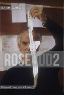 Venice, 1988. Italian composer Luigi Nono in his house / Venezia, 1988. Il compositore Luigi Nono nella sua casa - ©Marcello Mencarini/Rosebud2