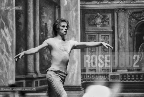 Russian ballet dancer Rudolph Nureyev performing (about 1985) / Il ballerino Rudolph Nureyev (1985 circa) mentre danza - ©Marcello Mencarini/Rosebud2