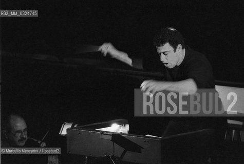 Israeli conductor Dalniel Oren during a rehearsal (1979) / Il direttore dorchestra Daniel Oren durante una prova (1979) - ©Marcello Mencarini/Rosebud2