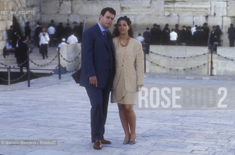 Jerusalem, 1991. Israeli conductor Daniel Oren an his wife Shulamith Oren at the Crying Wall / Gerusalemme, 1991. Il direttore dorchestra Daniel Oren e sua moglie Shulamith Orvieto al muro del pianto - ©Marcello Mencarini/Rosebud2