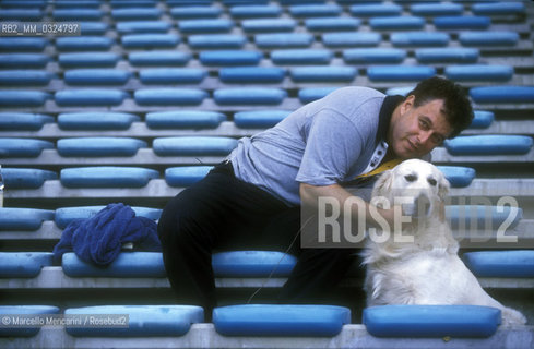 Conductor Daniel Oren and his dog (1998) / Il direttore dorchestra Daniel Oren con il suo cane (1998) - ©Marcello Mencarini/Rosebud2