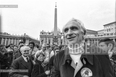 Rome, St. Peters Square, about 1980. Italian politician Marco Pannella during a demonstration / Roma, piazza S. Pietro, 1980 circa. Il politico Marco Pannella durante una manifestazione - ©Marcello Mencarini/Rosebud2