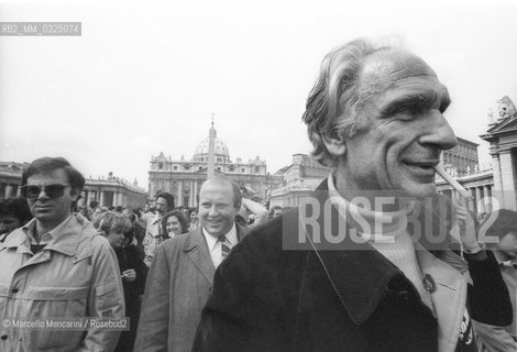 Rome, St. Peters Square, about 1980. Italian politician Marco Pannella during a demonstration / Roma, piazza S. Pietro, 1980 circa. Il politico Marco Pannella durante una manifestazione - ©Marcello Mencarini/Rosebud2