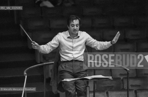 Rome, 1981. Italian conductor Marcello Panni during a rehearsal / Roma, 1981. Il direttore dorchestra Marcello Panni durante una prova - ©Marcello Mencarini/Rosebud2