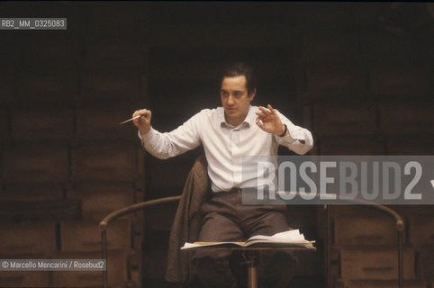 Rome, 1981. Italian conductor Marcello Panni during a rehearsal / Roma, 1981. Il direttore dorchestra Marcello Panni durante una prova - ©Marcello Mencarini/Rosebud2