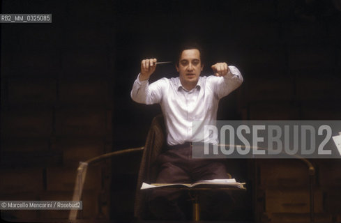 Rome, 1981. Italian conductor Marcello Panni during a rehearsal / Roma, 1981. Il direttore dorchestra Marcello Panni durante una prova - ©Marcello Mencarini/Rosebud2