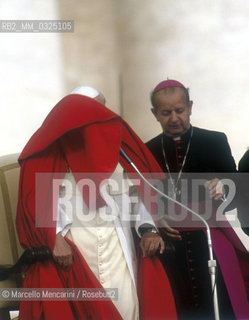 Vatican City, November 17, 2000. Pope John Paul II during an audience in St. Peters Square / Roma, Città del Vaticano, 17 novembre 2000. Papa Giovanni Paolo II durante unudienza in piazza San Pietro - ©Marcello Mencarini/Rosebud2