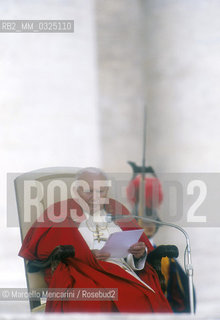 Vatican City, November 17, 2000. Pope John Paul II during an audience in St. Peters Square / Roma, Città del Vaticano, 17 novembre 2000. Papa Giovanni Paolo II durante unudienza in piazza San Pietro - ©Marcello Mencarini/Rosebud2