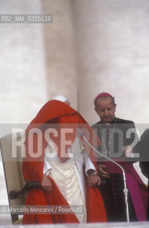 Vatican City, November 17, 2000. Pope John Paul II during an audience in St. Peters Square / Roma, Città del Vaticano, 17 novembre 2000. Papa Giovanni Paolo II durante unudienza in piazza San Pietro - ©Marcello Mencarini/Rosebud2