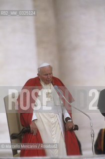 Vatican City, November 17, 2000. Pope John Paul II during an audience in St. Peters Square / Roma, Città del Vaticano, 17 novembre 2000. Papa Giovanni Paolo II durante unudienza in piazza San Pietro - ©Marcello Mencarini/Rosebud2