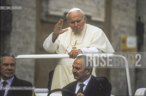 Vatican City, 2000. Pope John Paul II on his popemobile in St. Peters Square / Città del Vaticano, 2000. Papa Giovanni Paolo II sulla papamobile in piazza San Pietro - ©Marcello Mencarini/Rosebud2