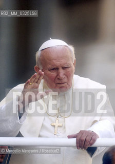 Vatican City, November 3, 2000. Pope John Paul II on his popemobile in St. Peters Square / Città del Vaticano, 3 novembre 2000. Papa Giovanni Paolo II sulla papamobile in piazza San Pietro - ©Marcello Mencarini/Rosebud2