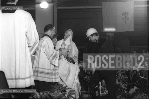 Vatican City, St. Peters Basilica, 1978. Pope John Paul II (Karol Wojtyla) during an Audience / Città del Vaticano, Basilica di San Pietro, 1978. Papa Giovanni Paolo II (Karol Wojtyla) durante unudienza - ©Marcello Mencarini/Rosebud2