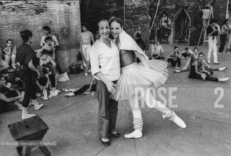 Rome, Baths of Caracalla, 1984. Italian ballet dancer Margherita Parrilla and ? during a rehearsal / Roma, Terme di Caracalla, 1984. La ballerina Margherita Parrilla e ? durante una prova - ©Marcello Mencarini/Rosebud2