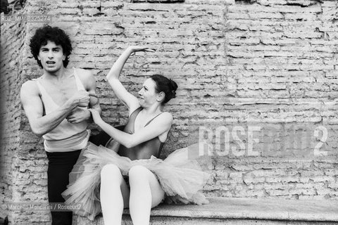 Rome, Baths of Caracalla, 1984. Italian ballet dancers Margherita Parrilla and Raffaele Paganini / Roma, Terme di Caracalla, 1984. I ballerini Margherita Parrilla e Raffaele Paganini - ©Marcello Mencarini/Rosebud2