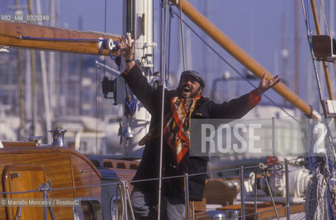 Sanremo Music Festival 1988. Tenor luciano Pavarotti in a sailing boat / Festival di Sanremo 1988 / Il tenore Luciano Pavarotti in una barca a vela - ©Marcello Mencarini/Rosebud2