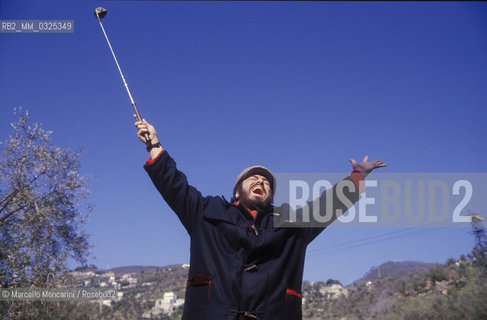 Sanremo Music Festival 1988. Tenor Luciano Pavarotti in a golf course / Festival di Sanremo 1988. Il tenore Luciano Pavarotti in un campo da golf - ©Marcello Mencarini/Rosebud2