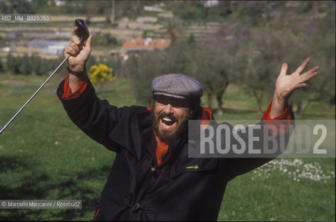 Sanremo Music Festival 1988. Tenor Luciano Pavarotti in a golf course / Festival di Sanremo 1988. Il tenore Luciano Pavarotti in un campo da golf - ©Marcello Mencarini/Rosebud2