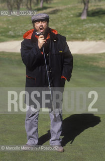 Sanremo Music Festival 1988. Tenor Luciano Pavarotti in a golf course / Festival di Sanremo 1988. Il tenore Luciano Pavarotti in un campo da golf - ©Marcello Mencarini/Rosebud2