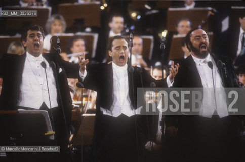 Rome, Caracalla Baths, 1990. The Three Tenors: Luciano Pavarotti, José Carreras and Placido Domingo performing / Roma, Terme di Caracalla, 1990. I tre Tenori: Luciano Pavarotti, José Carrers e Placido Domingoin concerto  - ©Marcello Mencarini/Rosebud2