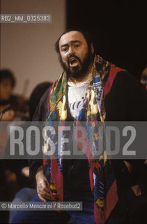 Reggio Emilia, 29/04/1991. Tenor Luciano Pavarotti during the concert rehearsal for his Thirtieth anniversary career  / Reggio Emilia 29/04/1991. Il tenore Luciano Pavarotti durante le prove del concerto per i trentanni di carriera - ©Marcello Mencarini/Rosebud2