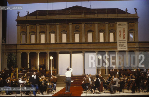 Reggio Emilia, Romolo VAlli Theater, 29/04/1991. Concert for the Thirtieth anniversary of Pavarottis career / Reggio Emilia, Teatro Romolo Valli, 29/04/1991. Concerto per i trentanni di carriera di Pavarotti - ©Marcello Mencarini/Rosebud2