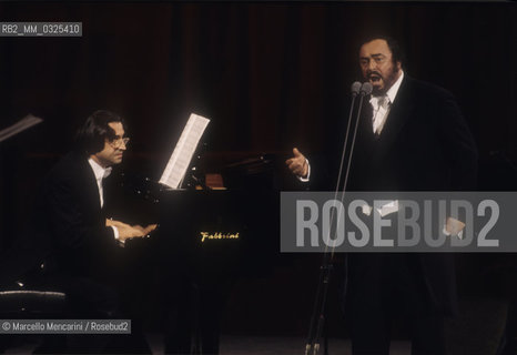 Forlì, 22/12/1995. Conductor Riccardo Muti and tenor Luciano Pavarotti during a recital / Forlì, 22/12/1995. Il direttore dorchestra Riccardo Muti e il tenore Luciano Pavarotti durante un recital - ©Marcello Mencarini/Rosebud2