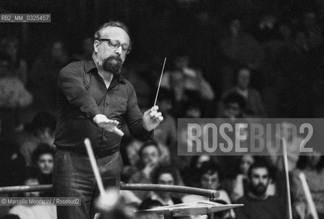 Rome, 1982. Polish conductor and composer Krzysztof Penderecki during a rehearsal / Roma, 1982. Krzysztof Penderecki, direttore dorchestra e compositore durante una prova - ©Marcello Mencarini/Rosebud2