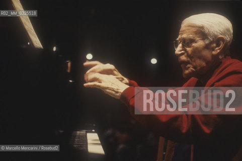 Lithuanian-born French classical pianist Vlado Perlemuter during a rehearsal (1989) / Il pianista Vlado Perlemuter durante una prova (1989) - ©Marcello Mencarini/Rosebud2