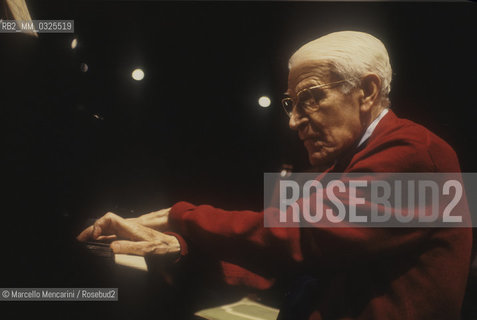 Lithuanian-born French classical pianist Vlado Perlemuter during a rehearsal (1989) / Il pianista Vlado Perlemuter durante una prova (1989) - ©Marcello Mencarini/Rosebud2