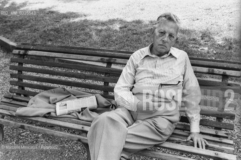 Rome, 1979. Italian composer Goffredo Petrassi on a bench at Villa Borghese / Roma, 1979. Il compositore Goffredo Petrassi su una panchina a villa Borghese - ©Marcello Mencarini/Rosebud2