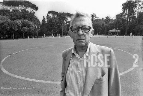 Rome, 1979. Italian composer Goffredo Petrassi at Villa Borghese / Roma, 1979. Il compositore Goffredo Petrassi a villa Borghese - ©Marcello Mencarini/Rosebud2