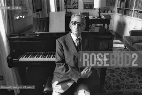 Rome, 1980. Italian composer Goffredo Petrassi in his home / Roma, 1980. Il compositore Goffredo Petrassi nella sua casa - ©Marcello Mencarini/Rosebud2