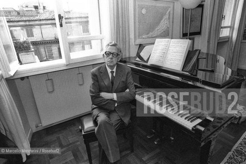 Rome, 1980. Italian composer Goffredo Petrassi in his home / Roma, 1980. Il compositore Goffredo Petrassi nella sua casa - ©Marcello Mencarini/Rosebud2