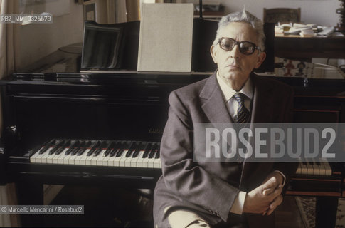 Rome, 1980. Italian composer Goffredo Petrassi in his home / Roma, 1980. Il compositore Goffredo Petrassi nella sua casa - ©Marcello Mencarini/Rosebud2