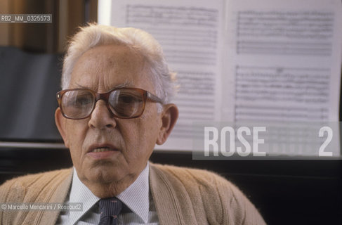 Rome, 1990. Italian composer Goffredo Petrassi in his home / Roma, 1990. Il compositore Goffredo Petrassi nella sua casa - ©Marcello Mencarini/Rosebud2