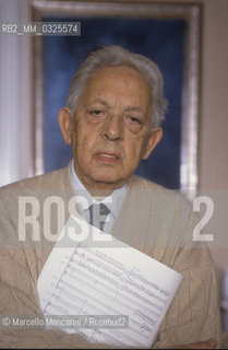 Rome, 1990. Italian composer Goffredo Petrassi in his home / Roma, 1990. Il compositore Goffredo Petrassi nella sua casa - ©Marcello Mencarini/Rosebud2