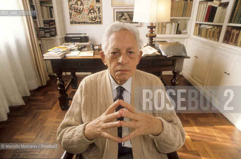 Rome, 1990. Italian composer Goffredo Petrassi in his home / Roma, 1990. Il compositore Goffredo Petrassi nella sua casa - ©Marcello Mencarini/Rosebud2