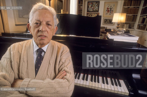 Rome, 1990. Italian composer Goffredo Petrassi in his home / Roma, 1990. Il compositore Goffredo Petrassi nella sua casa - ©Marcello Mencarini/Rosebud2