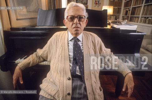 Rome, 1990. Italian composer Goffredo Petrassi in his home / Roma, 1990. Il compositore Goffredo Petrassi nella sua casa - ©Marcello Mencarini/Rosebud2