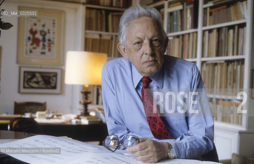 Rome, 1994. Italian composer Goffredo Petrassi in his home / Roma, 1994. Il compositore Goffredo Petrassi nella sua casa - ©Marcello Mencarini/Rosebud2