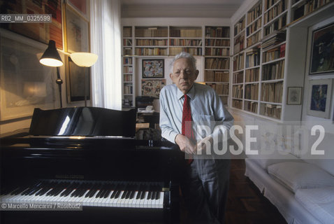 Rome, 1994. Italian composer Goffredo Petrassi in his home / Roma, 1994. Il compositore Goffredo Petrassi nella sua casa - ©Marcello Mencarini/Rosebud2